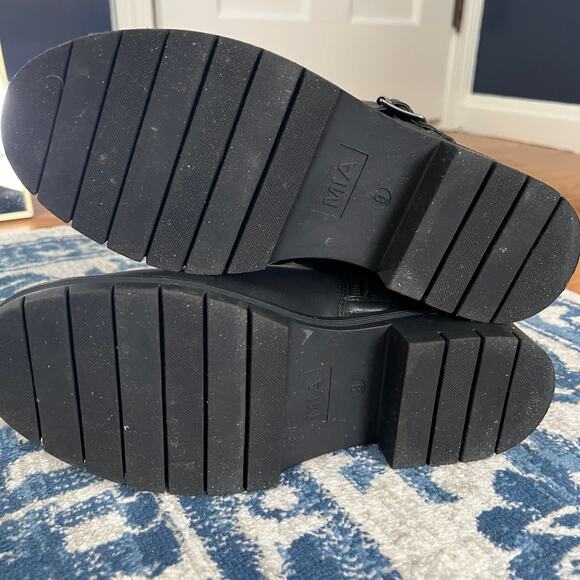 Mia Black Combat Boots Women Sz 9 Moto Lugsole Chunky Faux Leather Ankle - Picture 7 of 7